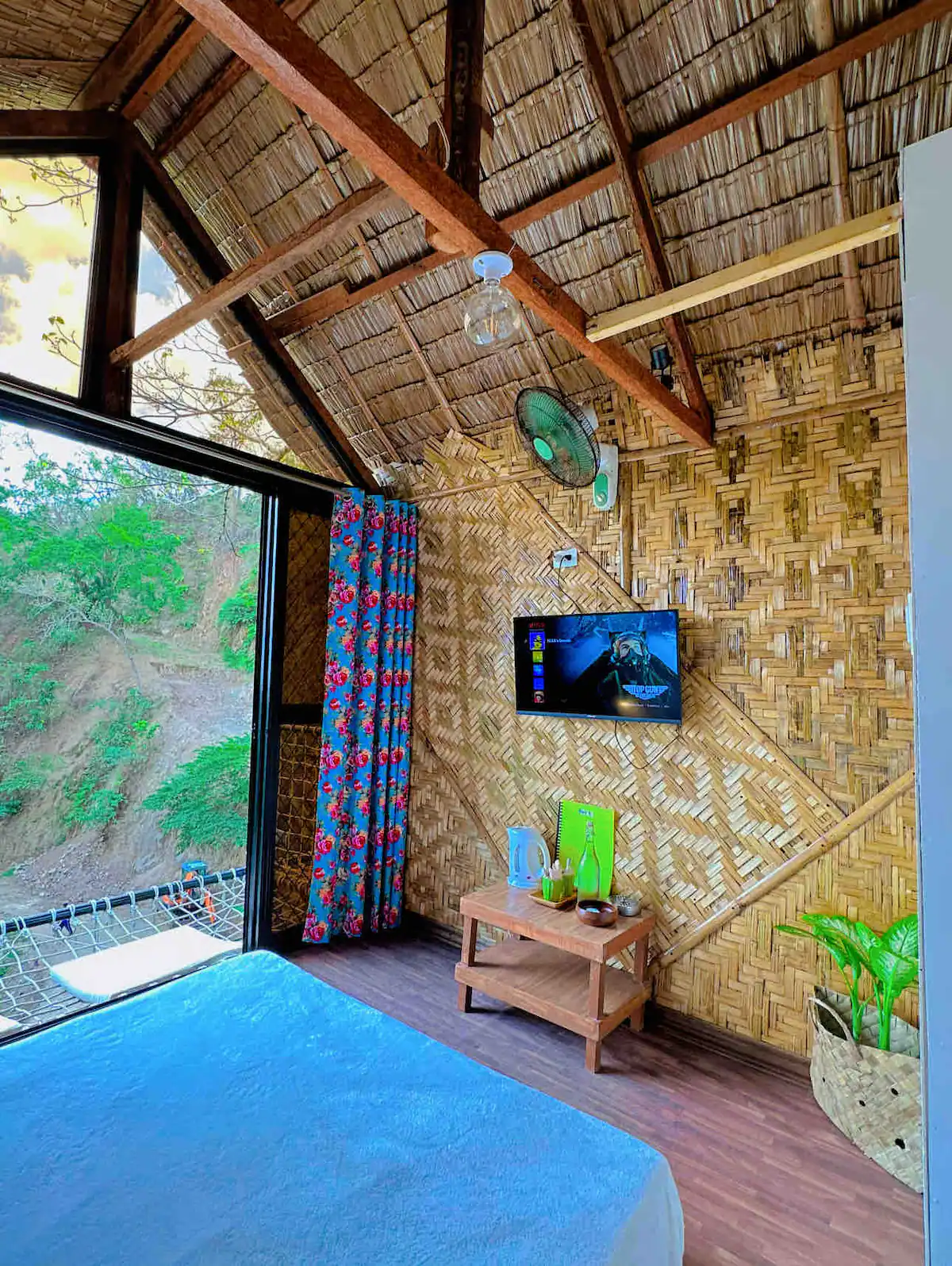 Secret Hut 5 w/ Balcony Hammock (Premium)